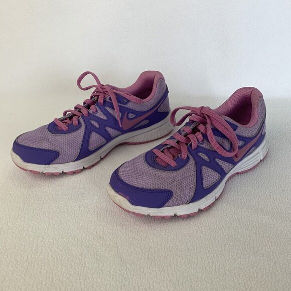 Nike Revolution 2 Girl’s Size 6Y Running Shoes Sneakers Purple Pink - Picture 1 of 14